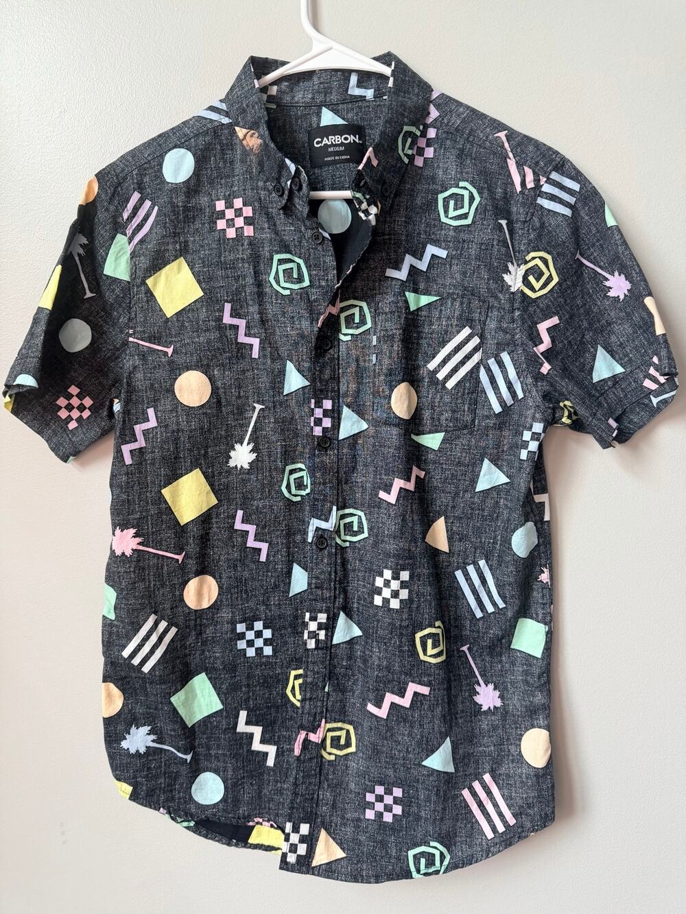 Carbon Men’s Medium Short Sleeve Button Down Retro 80s 90s Geometric Shirt Grey